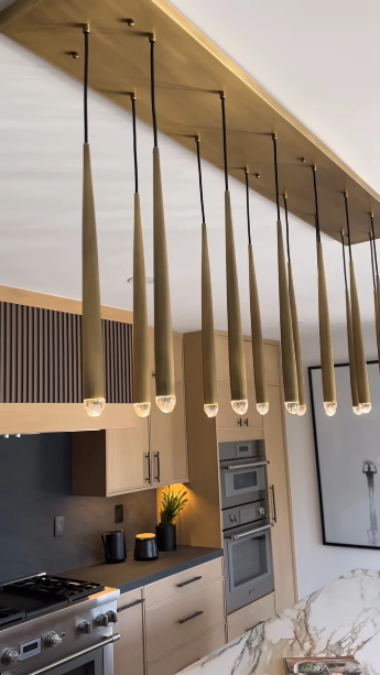 Aquitania Linear Chandlier 60" 72"