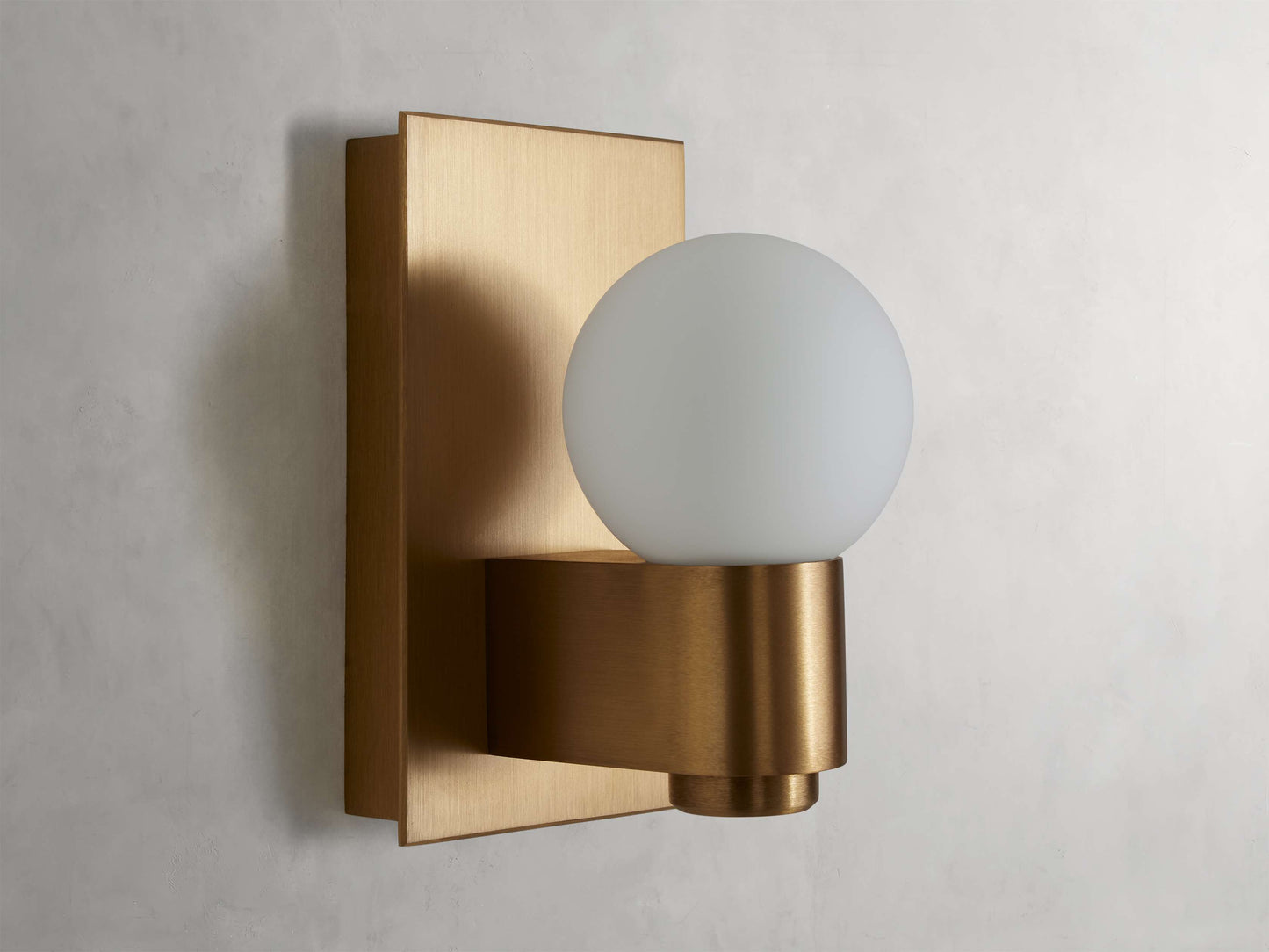 Casen Sconce