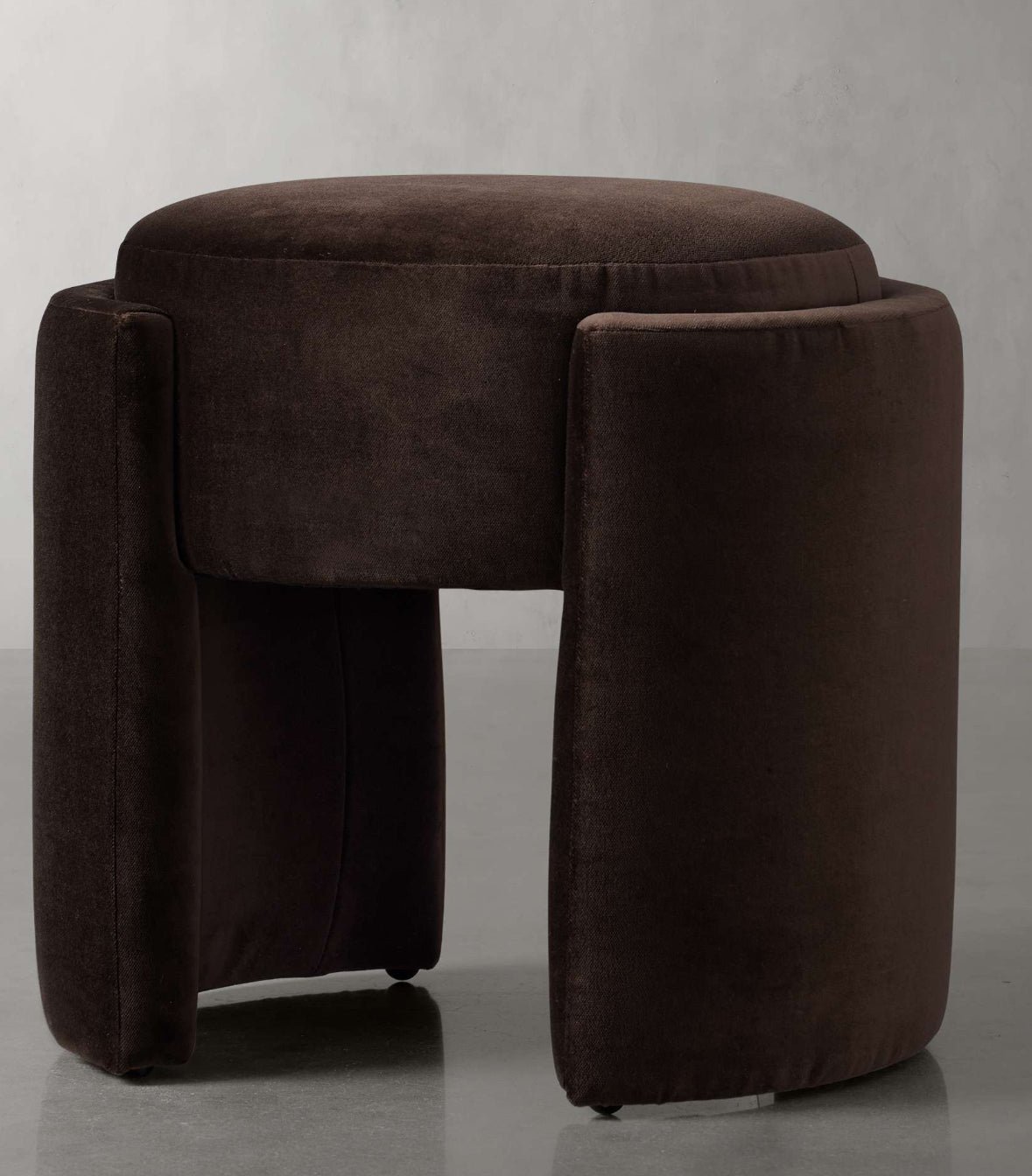 Micah Ottoman（Cream Finish）