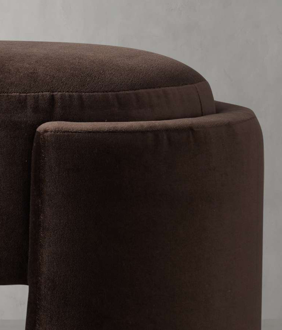 Micah Ottoman（Cream Finish）