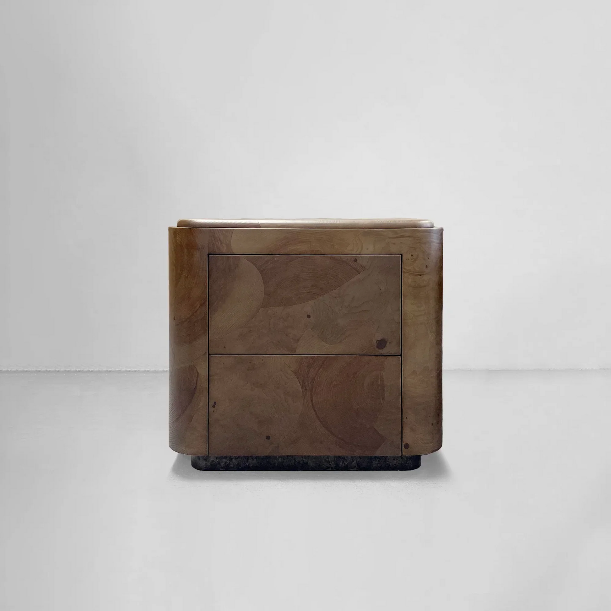 Loranco Closed Nightstand